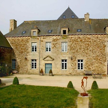 B&B Le Plessix - Manoir Le Plessix Madeuc Corseul Eksteriør billede